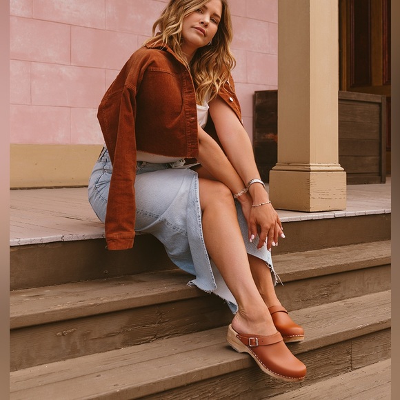 MIA Clogs - Picture 2 of 11